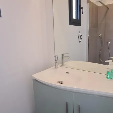 Villa 6 Pieces Climatisee Avec Piscine Privee A - Fr-1-780-67