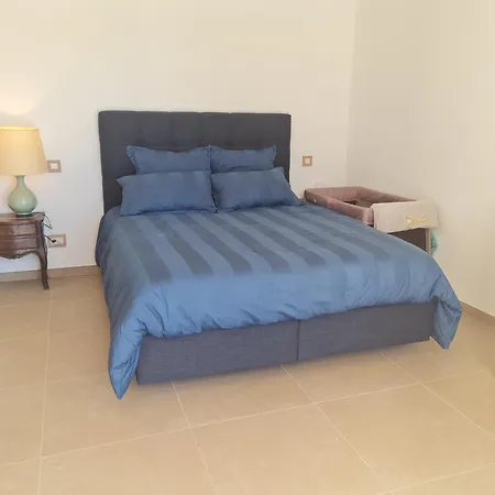 Villa 6 Pieces Climatisee Avec Piscine Privee A *