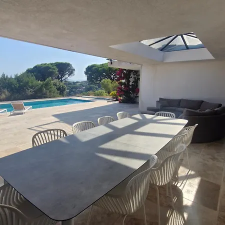 Climatisée 6 Pièces Avec Piscine Privée, 5 Chambres, Domaine De La Nartelle - Fr-1-780-67 *