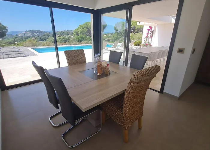 Villa Climatisée 6 Pièces Avec Piscine Privée, 5 Chambres, Domaine De La Nartelle - Fr-1-780-67 Sainte-Maxime