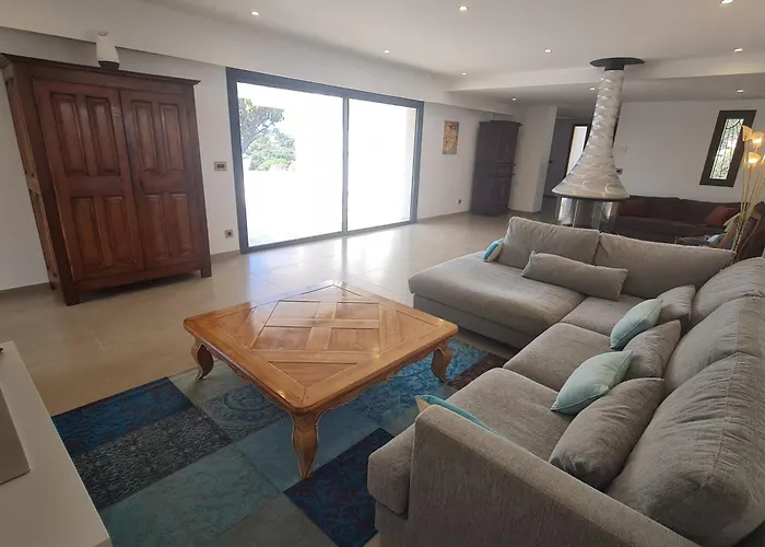 Climatisée 6 Pièces Avec Piscine Privée, 5 Chambres, Domaine De La Nartelle - Fr-1-780-67