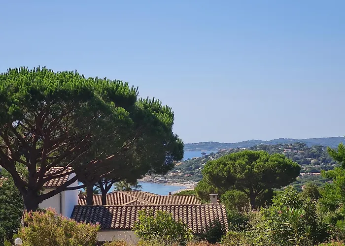 Villa Climatisée 6 Pièces Avec Piscine Privée, 5 Chambres, Domaine De La Nartelle - Fr-1-780-67 Sainte-Maxime